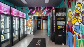 Automaten mit Bier und Nudelsuppe