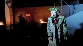 Sie wirft sich in die Rolle wie in einen tosenden Fluss