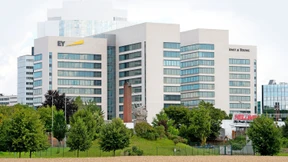 APAS-Bescheide unterm Adventskranz