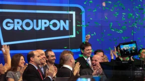 Groupon schafft Kurssprung zum Börsenstart