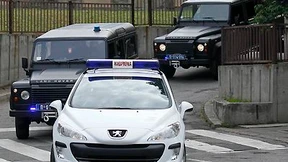 Hadzic auf dem Weg zum UN-Tribunal