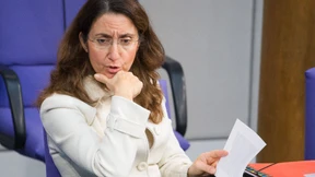 Özoguz schließt Nachbesserung bei Doppelpass nicht aus