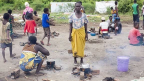 Nur elf Hubschrauber im Zyklon-Gebiet