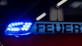 Mindestens 18 Verletzte nach illegaler Rave-Party in Köln
