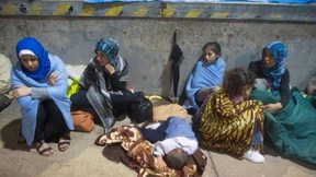 Ungarn stoppt Flüchtlingstransporte an die Grenze