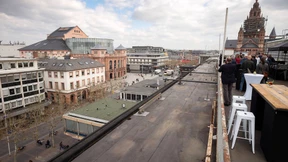 Mit der Straßenbahn ins Öko-Quartier