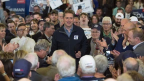 Oppositionskandidat wegen zweiten Passes unter Druck