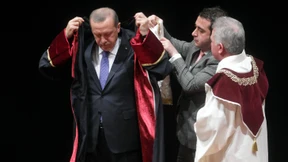 Erdogan im Geschenke-Regen 