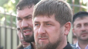 Bestellter Massenaufmarsch für Diktator Kadyrow  