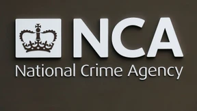 Kontrolle im dunklen Netz 