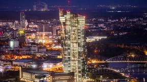 Die Bundesregierung verteidigt den EZB-Staatsanleihekauf