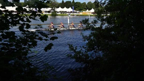 Jetzt haben auch Frauen Hosen an