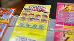 Mann ohne Papiere wartet auf Auszahlung von 250.000-Euro-Gewinn