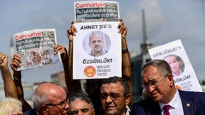 Ein Journalist kommt frei, vier bleiben in Haft