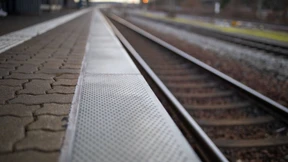 Mehrjährige Haftstrafen für tödliche Stöße ins S-Bahngleis