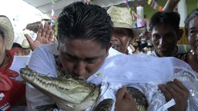 Bürgermeister in Mexiko heiratet ein Krokodil