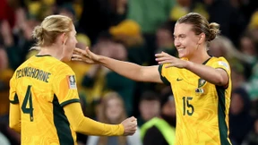 Australien siegt zum Auftakt vor 76.000 Fans