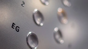 Putzfrau sitzt drei Tage im Aufzug eines Milliardärs fest