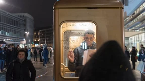 Stimmengewirr und Lamm auf Joghurt