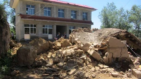 Mehr als 70 Tote bei Erdbeben