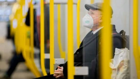 Fast die Hälfte der Deutschen belasten die Corona-Auflagen stark