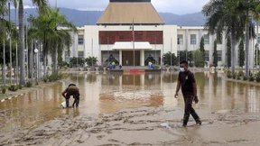 Mindestens 97 Tote nach Überschwemmungen
