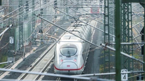 Zugverkehr nach Sanierung stabiler, aber nicht störungsfrei