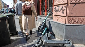 Wie Frankfurt die E-Scooter kontrollieren will