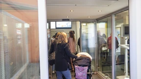 Nummer ziehen und warten