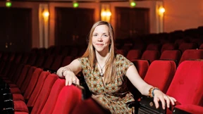 Das fesselnde Zitat auf einer Sitzbank