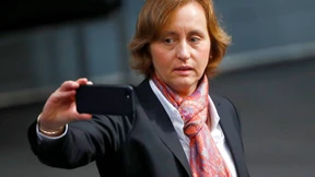 NetzDG & AfD-Tweets, Gröning muss in Haft, Entgelttransparenz & Freiheitsrechte