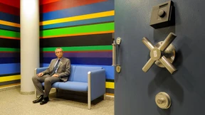 Banken horten Bargeld im Tresor