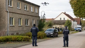 Leichenspürhunde durchsuchen Grundstück im Fall Rebecca