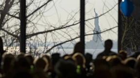 Überlebende mahnen Facebook zu mehr Einsatz