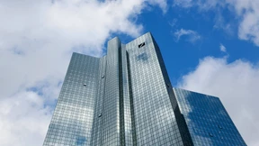 Deutsche Bank muss Skandal-Händler auf ihren Stellen lassen