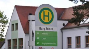 Lehrer, die rechtsextreme Vorfälle öffentlich machten, verlassen Schule