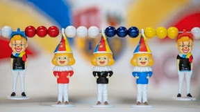 Fünf Schwellköpp am vierfarbbunten Bande