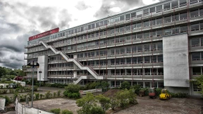 Hinter verschlossenen Türen