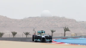Rosberg startet vor Vettel