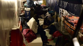 Schiff mit 600 Flüchtlingen findet keinen Hafen