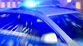 Raser entkommt der Polizei nach Verfolgungsjagd