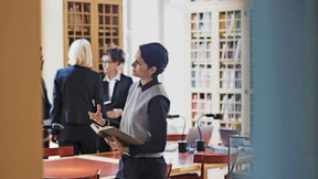 Wie viel dürfen Anwälte in Großkanzleien arbeiten?