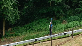 Mit Ski, ohne Schnee