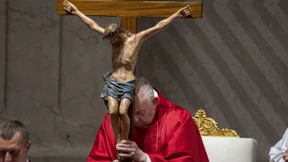 Papst sagt Teilnahme an Kreuzweg-Prozession ab