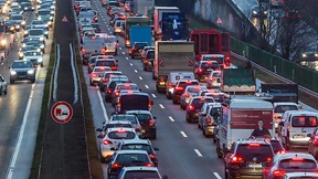 Weniger Staus, aber längere Wartezeiten