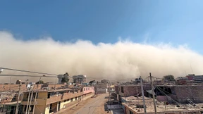 Antizyklon hüllt den Süden Perus in Sandstaub