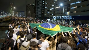 „Lasst uns zusammen marschieren, Brasilien“