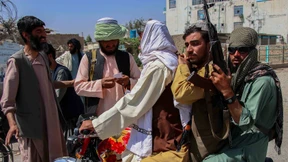 Eine Welt von Waffen und Motorrädern