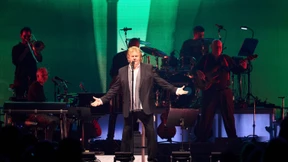 Howard Carpendale freut sich über Männer im Konzert