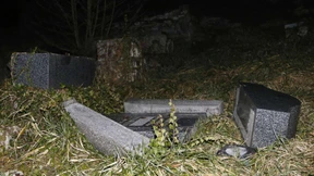 Hunderte Gräber auf jüdischem Friedhof in Frankreich geschändet